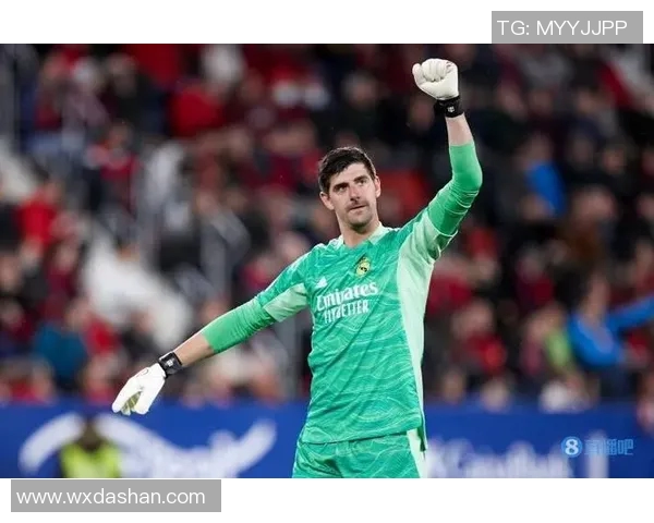 库尔图瓦：守门员的传奇之路与足球世界的辉煌时刻