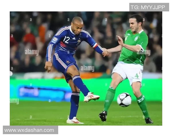 凯恩的传奇之路：从足球天才到世界级巨星的成长历程与成就解析