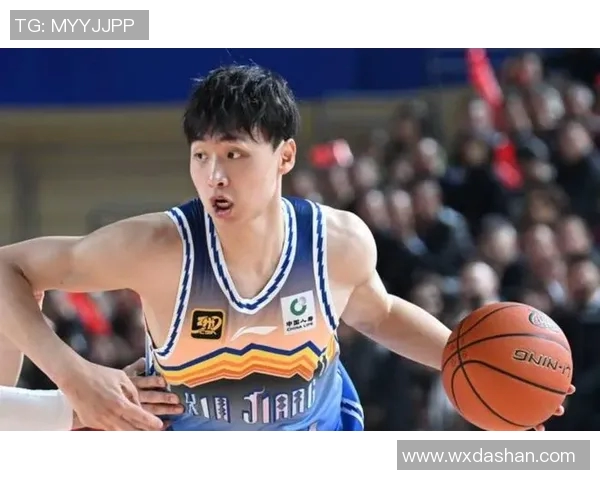 齐麟：从篮球新星到职业生涯的辉煌蜕变之路