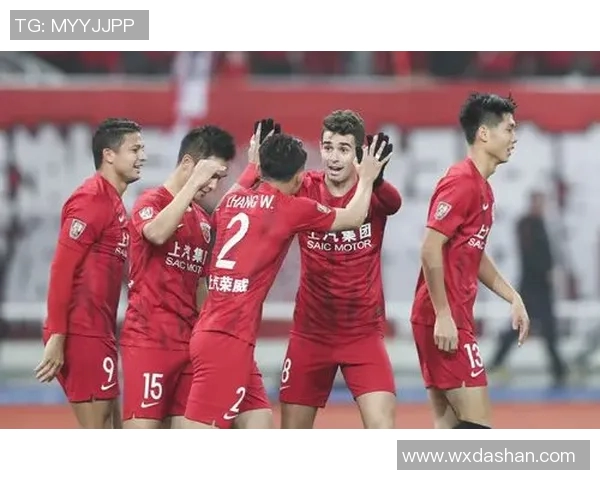 上海上港迎战江苏FC争夺中超联赛关键三分的激烈对决 上海上港迎战江苏FC争夺中超联赛关键三分的激烈对决