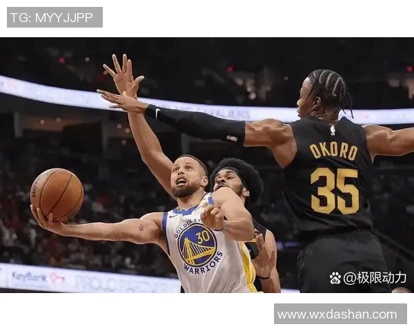 勇士与太阳激战三月十八日球迷期待精彩对决与精彩表现