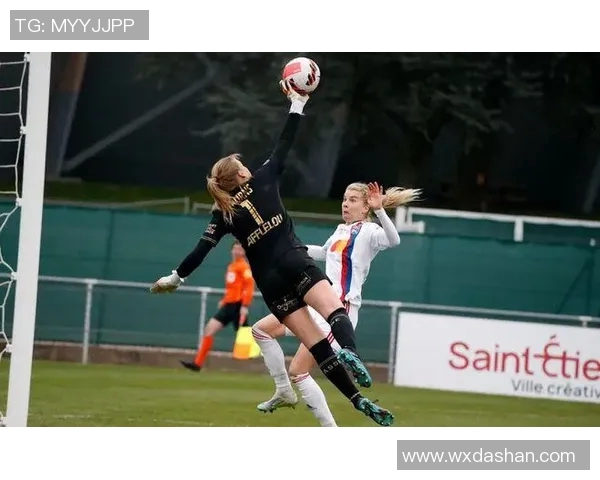 里昂与圣埃蒂安激战在即谁能在德比战中笑到最后