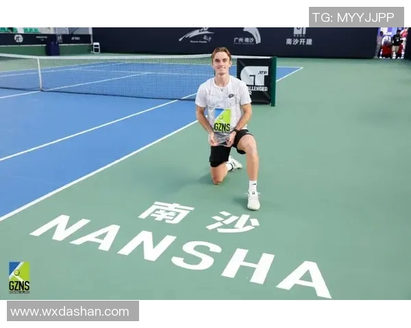 深圳网球队灵活应对挑战展现网球运动的新风貌与发展潜力